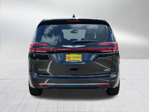 2025 Chrysler Pacifica L