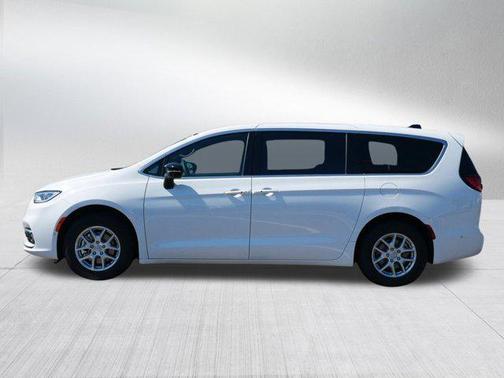 2025 Chrysler Pacifica L