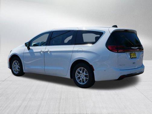 2025 Chrysler Pacifica L