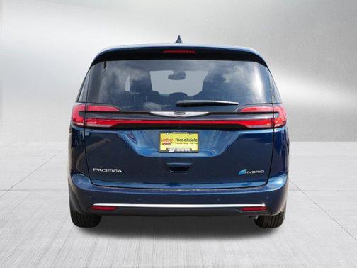 2025 Chrysler Pacifica Hybrid Select