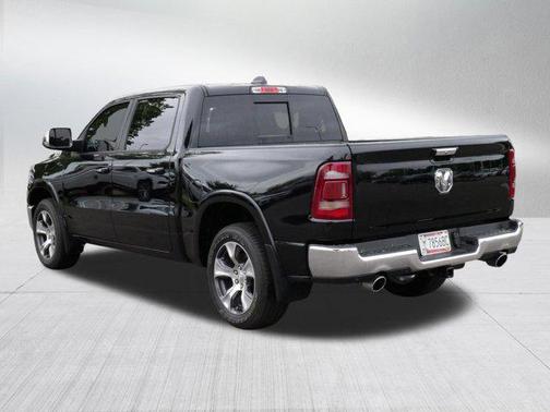 Diamond Black Crystal Pearlcoat 2022 RAM 1500 Laramie