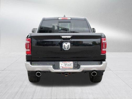 Diamond Black Crystal Pearlcoat 2022 RAM 1500 Laramie