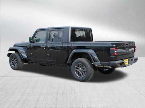 Black Clearcoat 2026 Jeep Gladiator Sport S