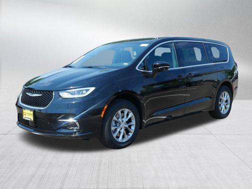 2025 Chrysler Pacifica L