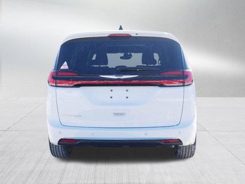2025 Chrysler Pacifica L
