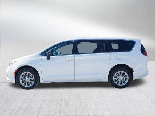 2025 Chrysler Pacifica L