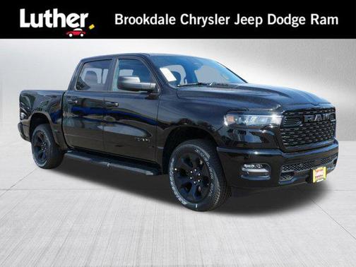Diamond Black Crystal Pearlcoat 2026 RAM 1500 Express