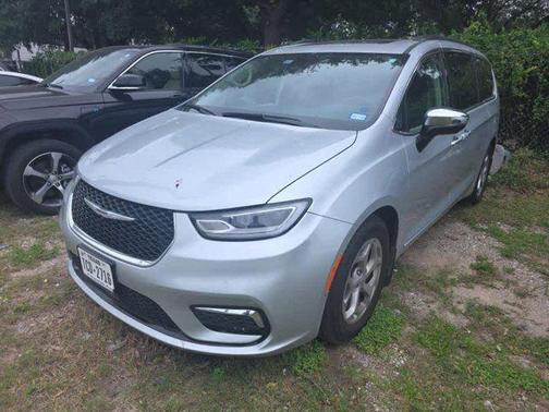 Silver Mist Clearcoat 2023 Chrysler Pacifica Limited