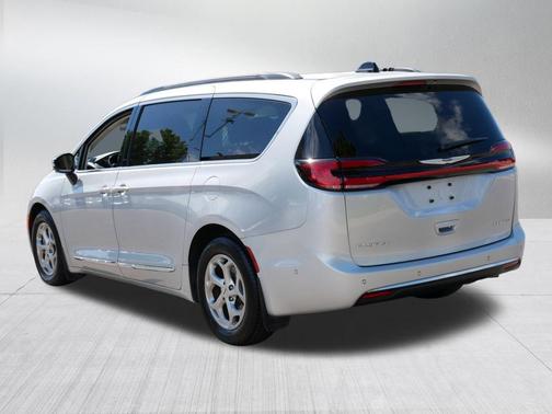 Silver Mist Clearcoat 2023 Chrysler Pacifica Limited