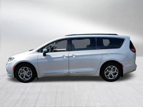 Silver Mist Clearcoat 2023 Chrysler Pacifica Limited