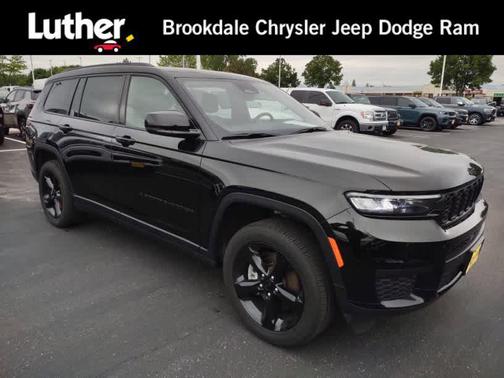 Diamond Black Crystal Pearlcoat 2025 Jeep Grand Cherokee L Altitude