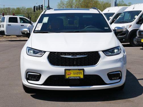 2025 Chrysler Pacifica L