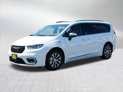 2025 Chrysler Pacifica L