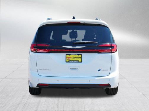 2025 Chrysler Pacifica L