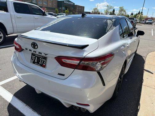 Wind Chill Pearl/Midnight Black Metallic 2019 Toyota Camry XSE