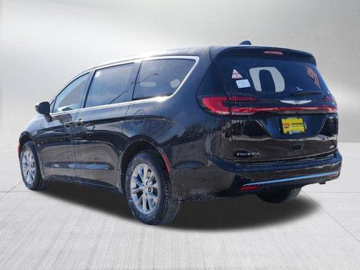 2025 Chrysler Pacifica L