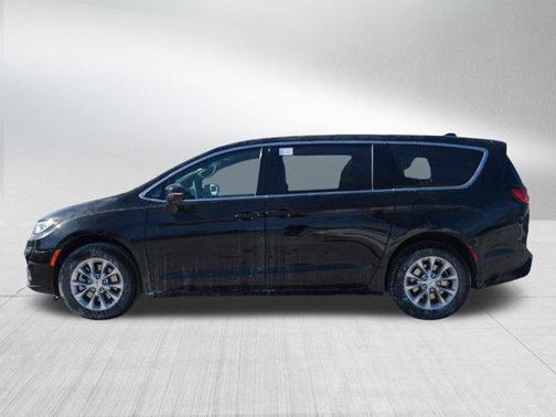 2025 Chrysler Pacifica L