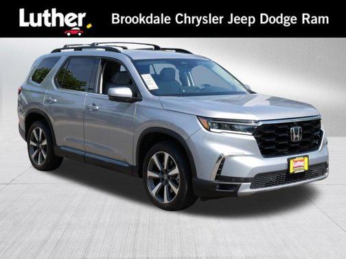 Lunar Silver Metallic 2024 Honda Pilot Elite