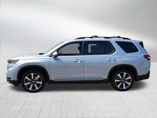 Lunar Silver Metallic 2024 Honda Pilot Elite
