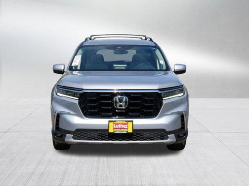 Lunar Silver Metallic 2024 Honda Pilot Elite