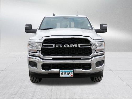 2024 RAM 3500 Tradesman Crew Cab 4x4 6'4' Box
