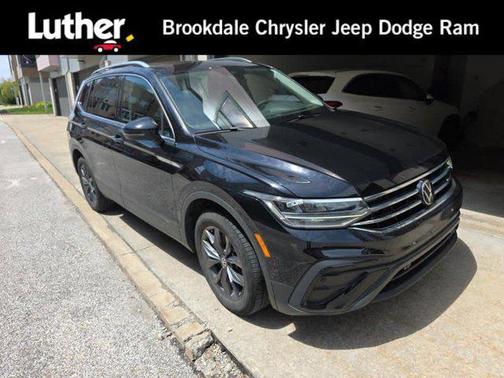 Deep Black Pearl 2023 Volkswagen Tiguan 2.0T SE 4MOTION