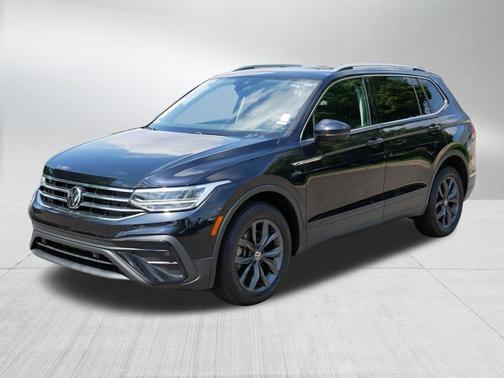 Deep Black Pearl 2023 Volkswagen Tiguan 2.0T SE 4MOTION