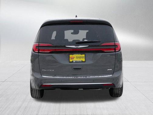 2025 Chrysler Pacifica L