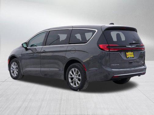 2025 Chrysler Pacifica L