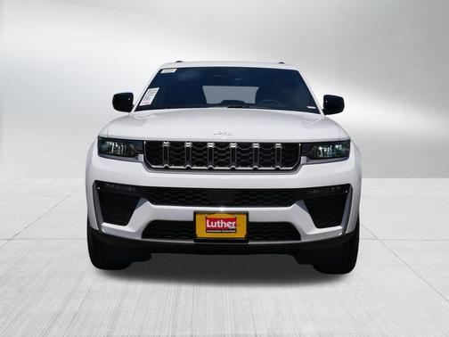 Bright White Clearcoat 2026 Jeep Grand Cherokee Limited