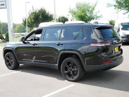 2022 Jeep Grand Cherokee L Altitude