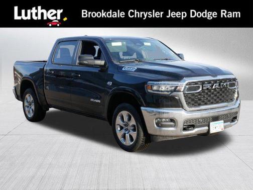 Diamond Black Crystal Pearlcoat 2026 RAM 1500 Big Horn/Lone Star