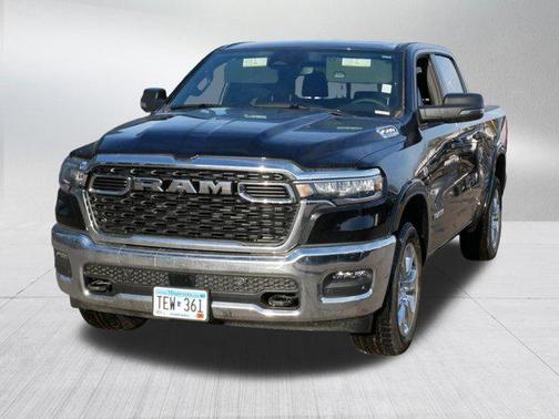 Diamond Black Crystal Pearlcoat 2026 RAM 1500 Big Horn/Lone Star