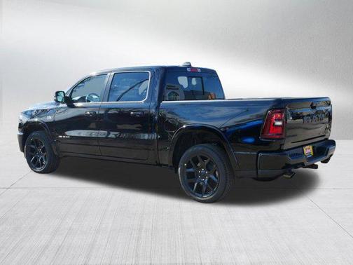 Diamond Black Crystal Pearlcoat 2026 RAM 1500 Laramie