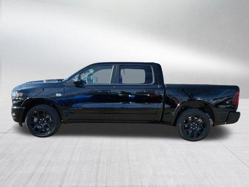Diamond Black Crystal Pearlcoat 2026 RAM 1500 Laramie