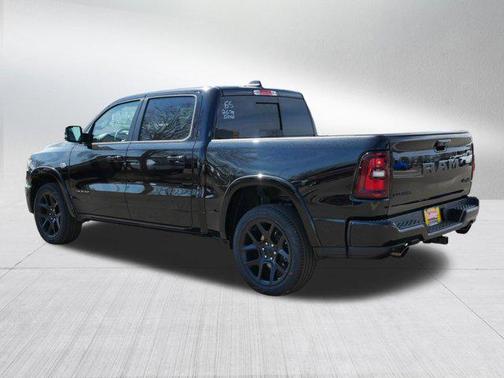 Diamond Black Crystal Pearlcoat 2026 RAM 1500 Laramie