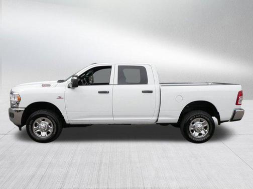 2024 RAM 2500 Tradesman Crew Cab 4x4 6'4' Box