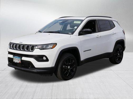 Bright White Clearcoat 2023 Jeep Compass Latitude Lux