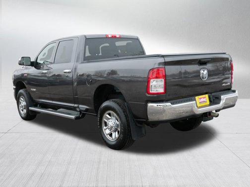 2022 RAM 2500 Tradesman Crew Cab 4x4 6'4' Box