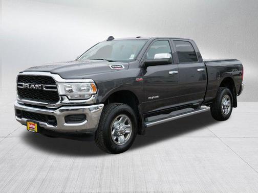 2022 RAM 2500 Tradesman Crew Cab 4x4 6'4' Box