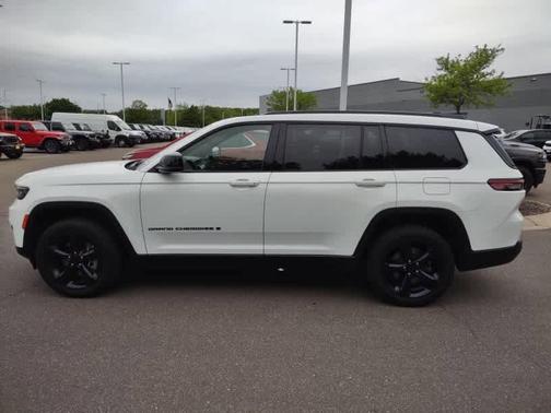 Bright White Clearcoat 2025 Jeep Grand Cherokee L Altitude