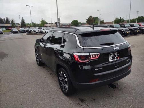 Diamond Black Crystal Pearlcoat 2024 Jeep Compass Limited
