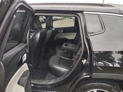 Diamond Black Crystal Pearlcoat 2024 Jeep Compass Limited