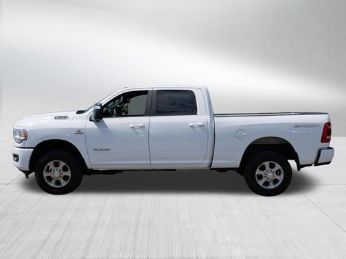 Bright White Clearcoat 2024 RAM 2500 Big Horn Crew Cab 4x4 6'4' Box