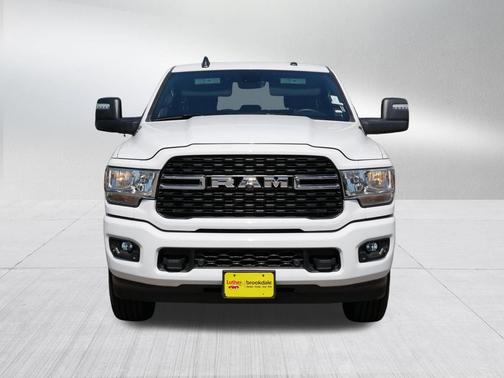 Bright White Clearcoat 2024 RAM 2500 Big Horn Crew Cab 4x4 6'4' Box