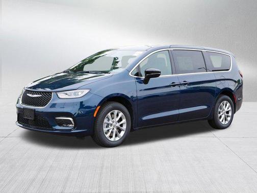 2025 Chrysler Pacifica L