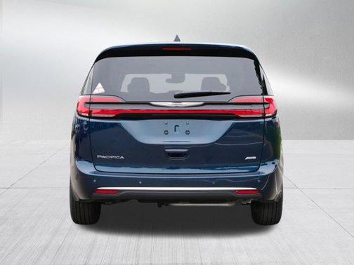 2025 Chrysler Pacifica L