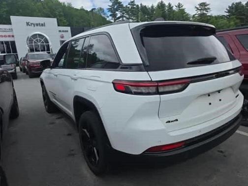 Bright White Clearcoat 2023 Jeep Grand Cherokee Limited