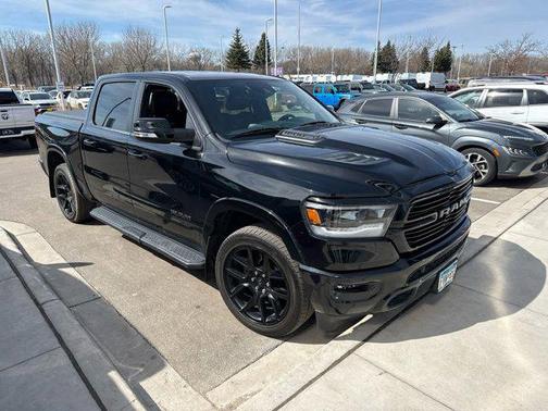 Diamond Black Crystal Pearlcoat 2021 RAM 1500 Laramie