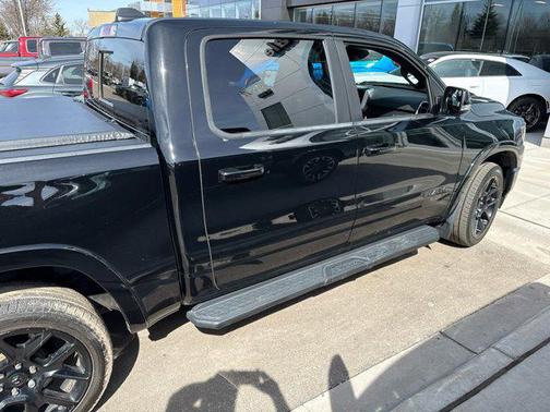 Diamond Black Crystal Pearlcoat 2021 RAM 1500 Laramie